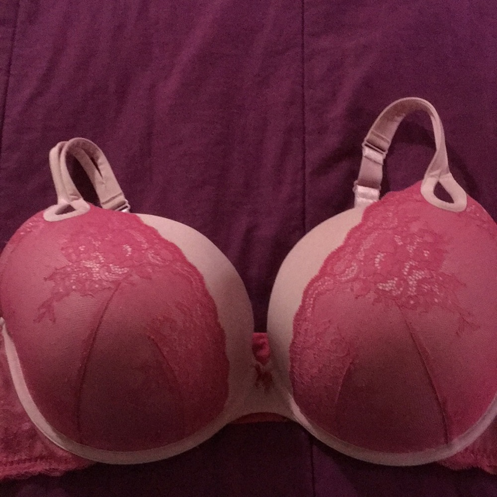 Torrid Bra 44DDD.